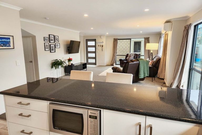 Photo of property in 28 Latimer Way, Petone, Lower Hutt, 5012