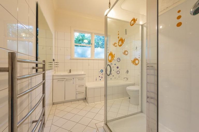 Photo of property in 194 Knights Road, Hutt Central, Lower Hutt, 5011