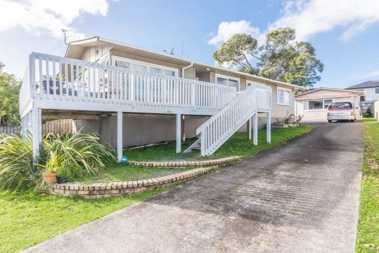 Photo of property in 4 Coburg Street, Henderson, Auckland, 0612