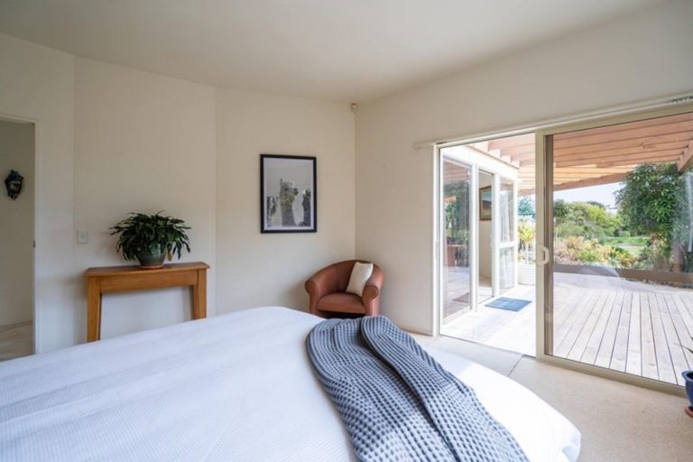 Photo of property in 17 Barrett Drive, Waikanae Beach, Waikanae, 5036