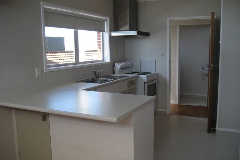 Photo of property in 2/33 Castor Bay Road, Castor Bay, Auckland, 0620