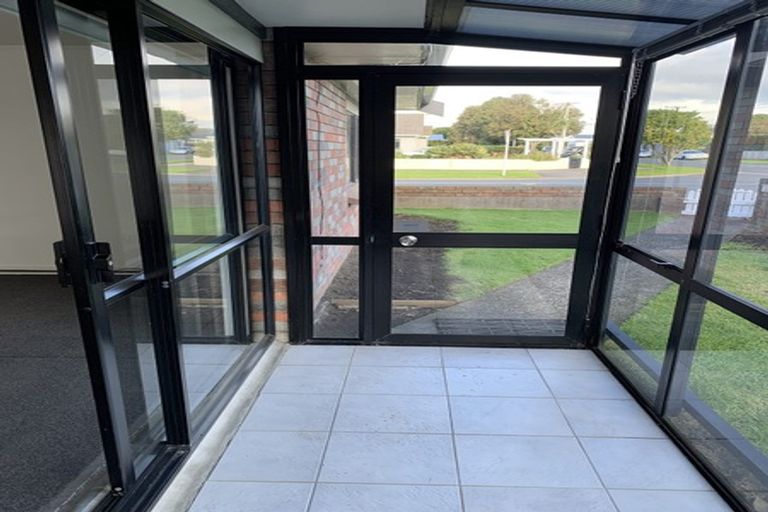 Photo of property in 31 Record Street, Fitzroy, New Plymouth, 4312