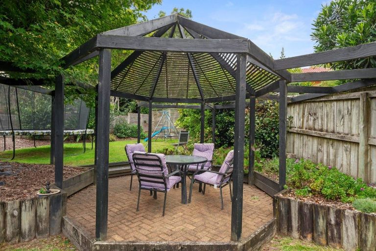 Photo of property in 21 Capricorn Place, Kawaha Point, Rotorua, 3010