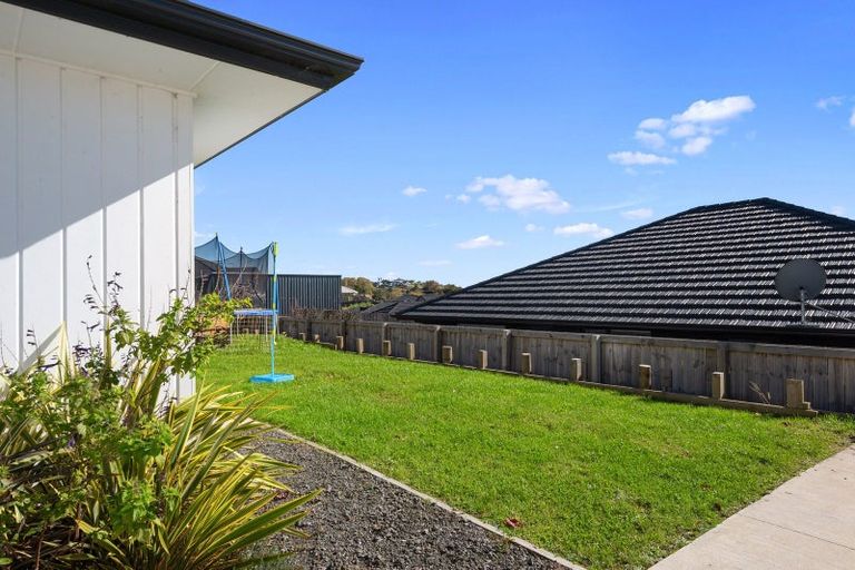 Photo of property in 24 Urumaraki Avenue, Helensville, 0800