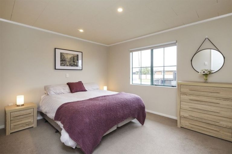Photo of property in 94 Roberts Line, Kelvin Grove, Palmerston North, 4414