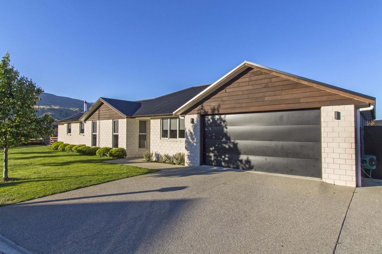 Photo of property in 11 Stowell Drive, Cromwell, 9310