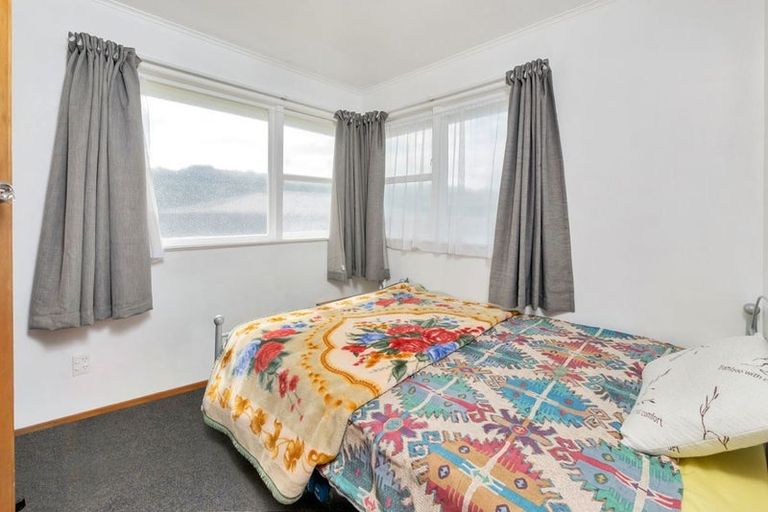 Photo of property in 10 Crawford Avenue, Mangere Bridge, Auckland, 2022