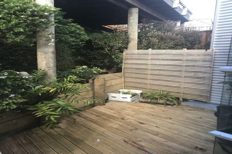 Photo of property in 100e Karepa Street, Brooklyn, Wellington, 6021