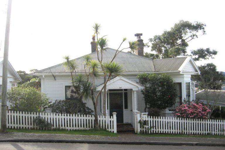 Photo of property in 32 Verviers Street, Karori, Wellington, 6012