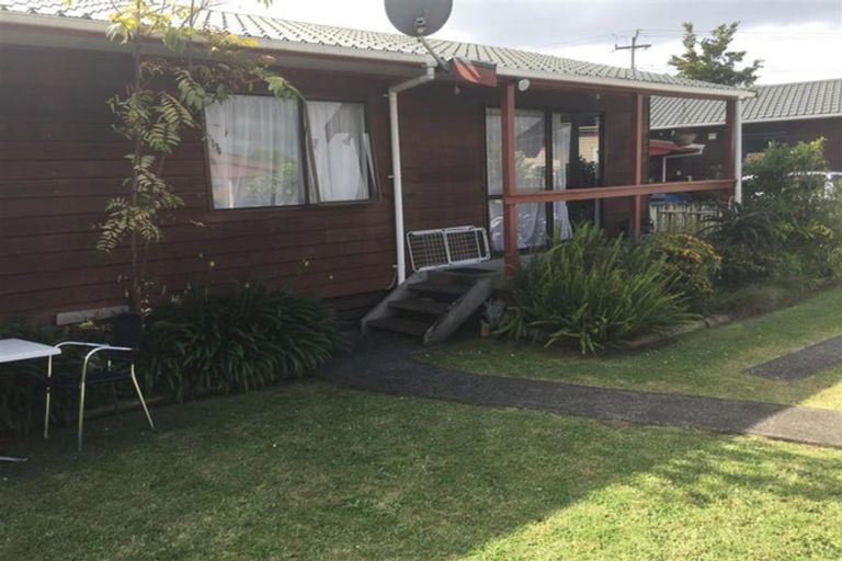 Photo of property in 2/388a West Coast Road, Glen Eden, Auckland, 0602