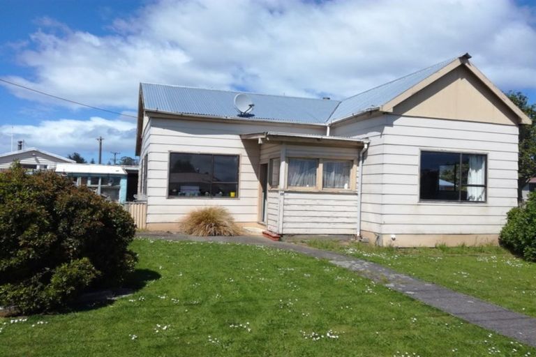 Photo of property in 17 George Street, Otautau, 9610