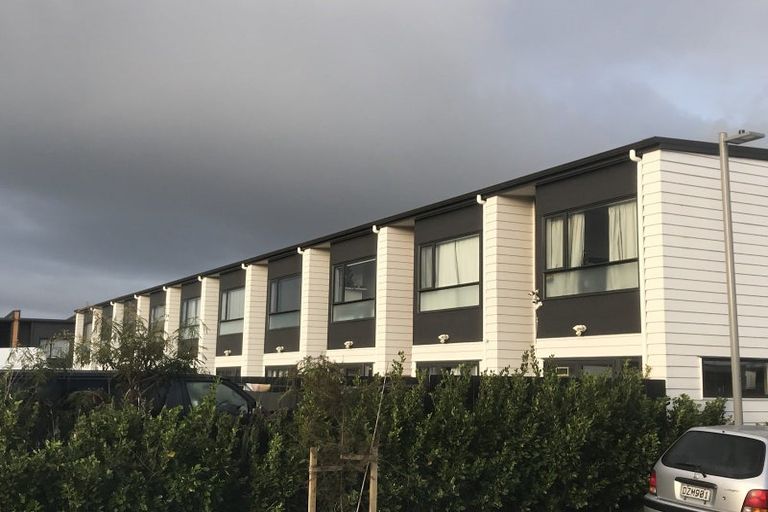 Photo of property in 1 Beardmore Lane, Papakura, 2110