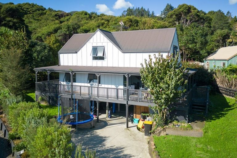 Photo of property in 27 Taurua Place, Coromandel, 3506
