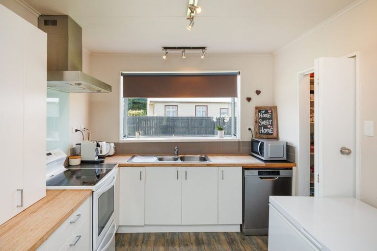 Photo of property in 35 Severn Street, Rongotea, 4476