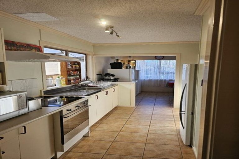 Photo of property in 28 Fuchsia Avenue, Pukete, Hamilton, 3200