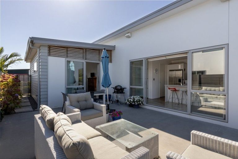 Photo of property in 15 Maria Tini Drive, Papamoa Beach, Papamoa, 3118