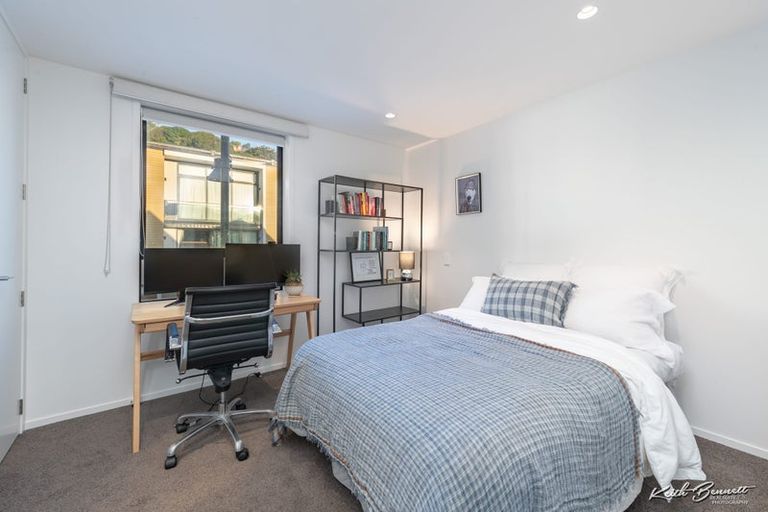 Photo of property in 4 Jean Caldwell Way, Island Bay, Wellington, 6023