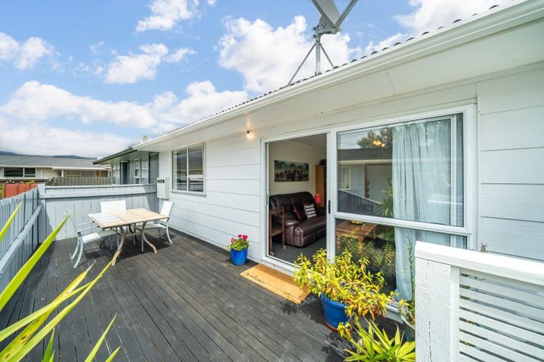 Photo of property in 1/32 Hartford Crescent, Totara Park, Upper Hutt, 5018