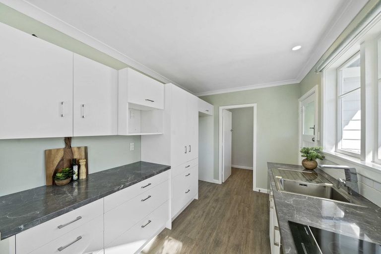 Photo of property in 25 Hammond Street, Bulls, 4818