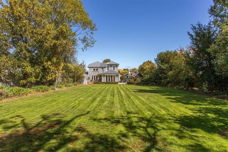 Photo of property in 54 Fendalton Road, Fendalton, Christchurch, 8014