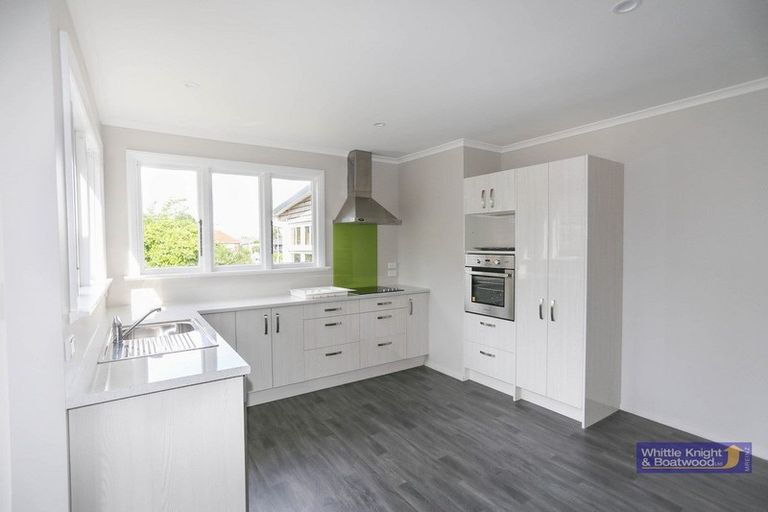 Photo of property in 18 Broadbent Street, Riccarton, Christchurch, 8041