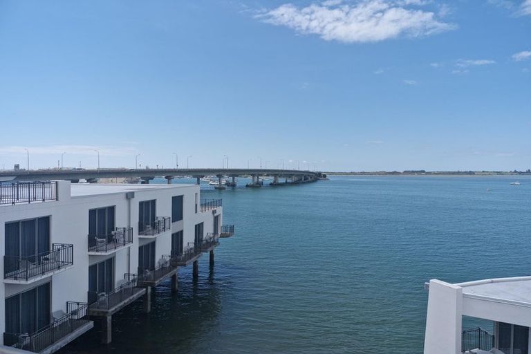 Photo of property in 2/51 Dive Crescent, Tauranga, 3110