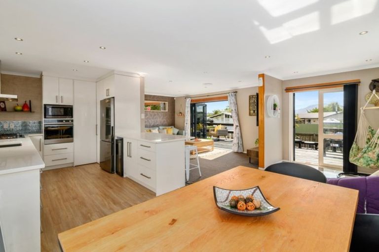 Photo of property in 28 Tennyson Drive, Owhata, Rotorua, 3010