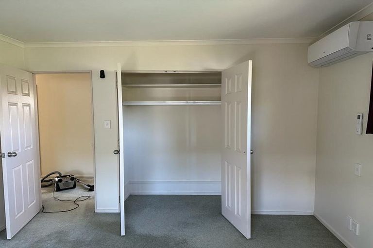 Photo of property in 14a Mexted Terrace, Tawa, Wellington, 5028