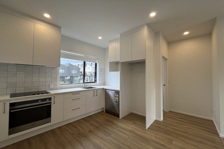 Photo of property in 10/28 Westgate Drive, Westgate, Auckland, 0614