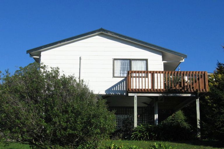 Photo of property in 9 Whitechapel Grove, Stokes Valley, Lower Hutt, 5019