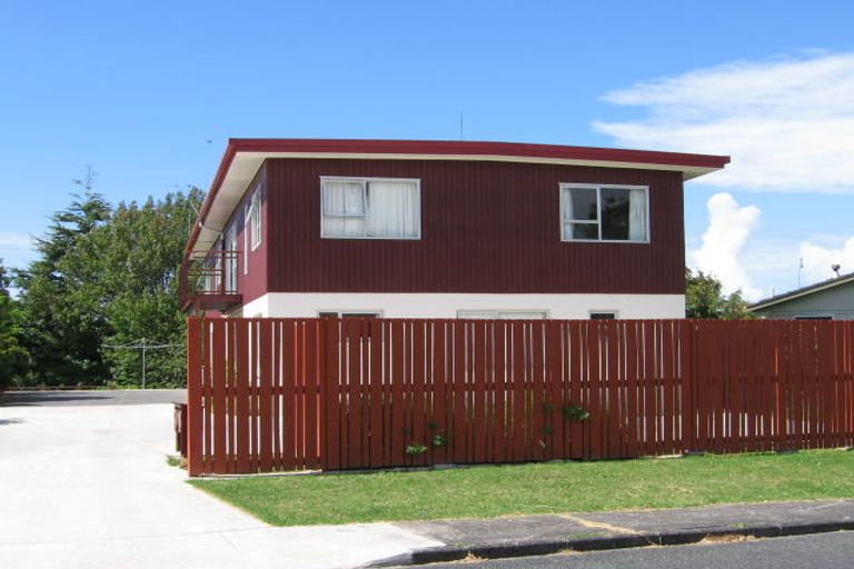 Photo of property in 1/1 Corric Hill, Torbay, Auckland, 0630