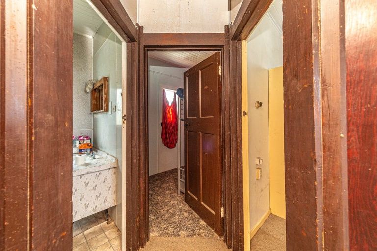 Photo of property in 25 Manuka Street, Castlecliff, Whanganui, 4501