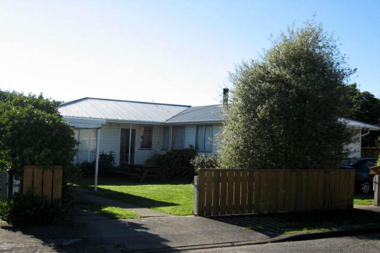 Photo of property in 3 Diamond Street, Carterton, 5713