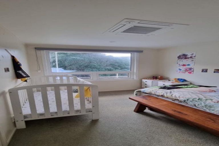 Photo of property in 1a Howard Road, Point Howard, Lower Hutt, 5013