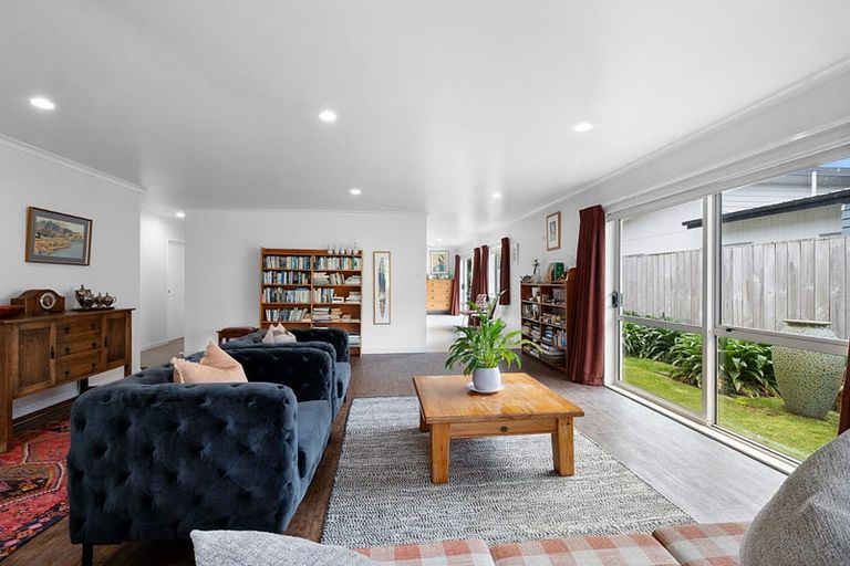 Photo of property in 24 Moulton Street, Moturoa, New Plymouth, 4310