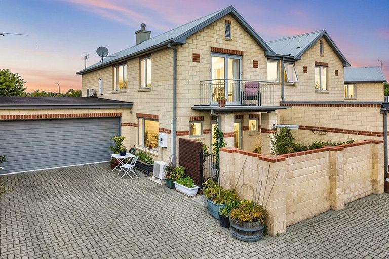 Photo of property in 10 Waterford Avenue, Northwood, Christchurch, 8051