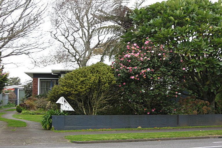 Photo of property in 165 Mangorei Road, Merrilands, New Plymouth, 4312