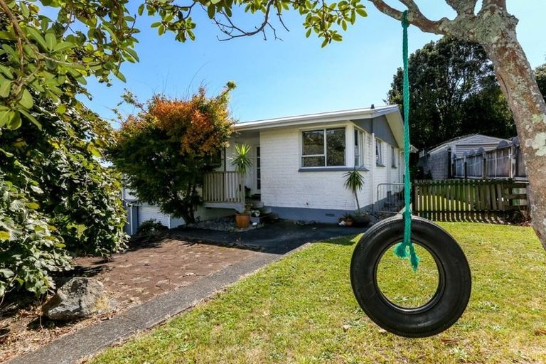 Photo of property in 1 Oawai Place, Marfell, New Plymouth, 4310