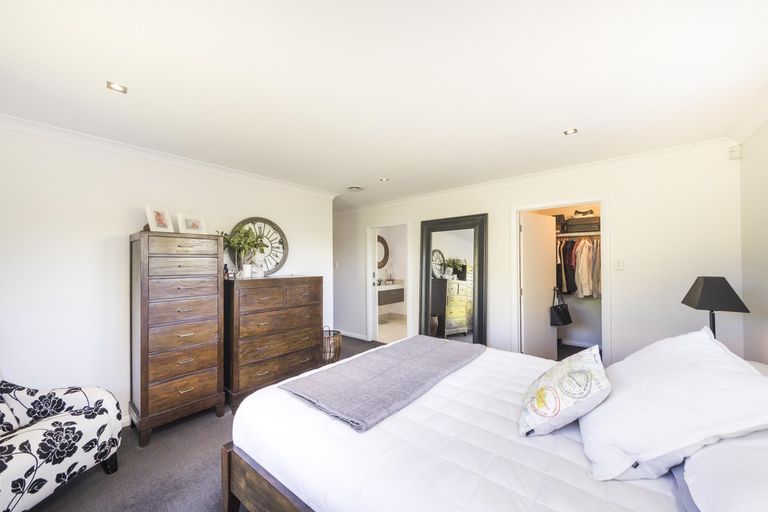 Photo of property in 34 Churchill Avenue, Hokowhitu, Palmerston North, 4410