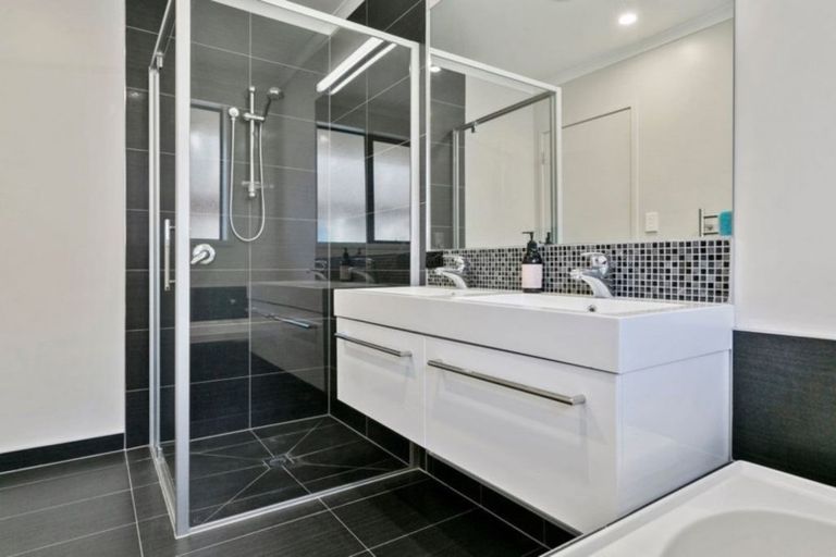 Photo of property in 34 Tulip Drive, Cambridge, 3434