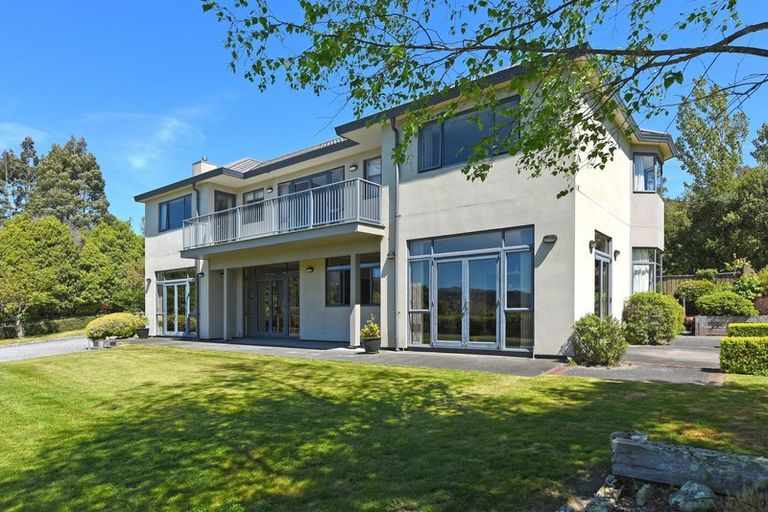 Photo of property in 72 Emerald Hill Drive, Birchville, Upper Hutt, 5018