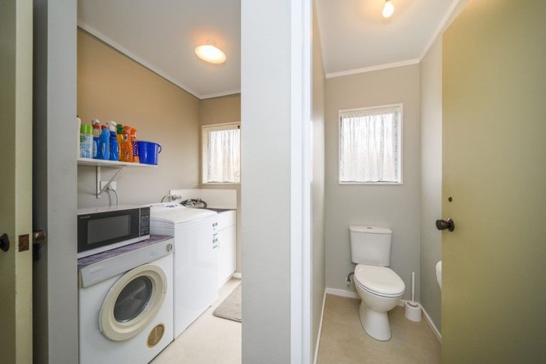 Photo of property in 28 Chatsworth Place, Highbury, Palmerston North, 4412