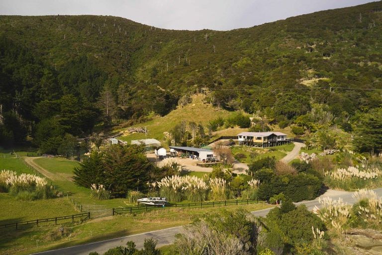Photo of property in 3582 Kenepuru Road, Black Rock, Picton, 7282