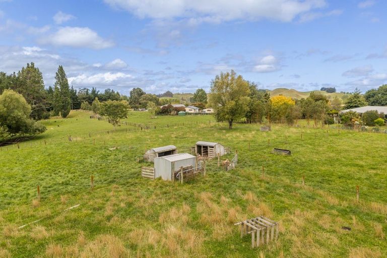 Photo of property in 345 White Road, Waipawa, Otane, 4277