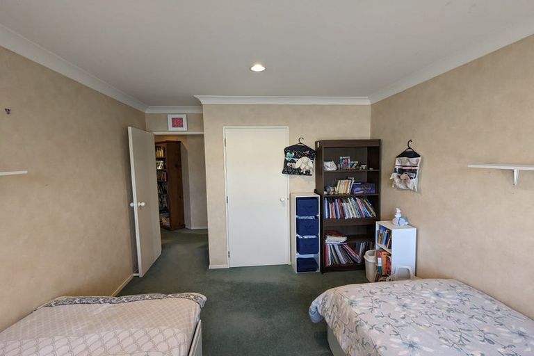 Photo of property in 10 Crown Hill, Paraparaumu, 5032