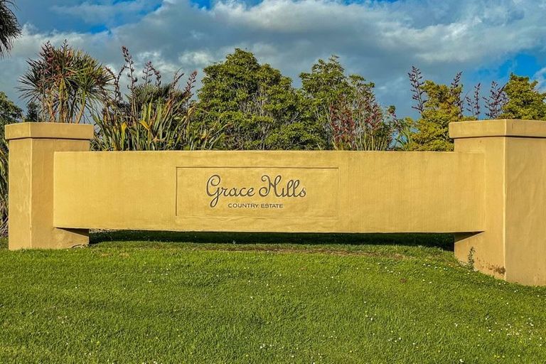 Photo of property in 81 Grace Hill Drive, Dairy Flat, Albany, 0792