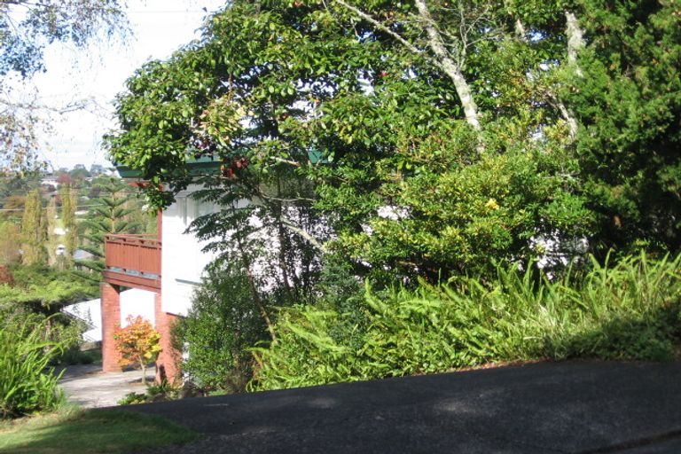 Photo of property in 1/192 Old Titirangi Road, Titirangi, Auckland, 0604