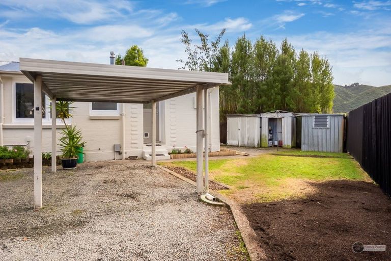 Photo of property in 2/121 Clouston Park Road, Clouston Park, Upper Hutt, 5018