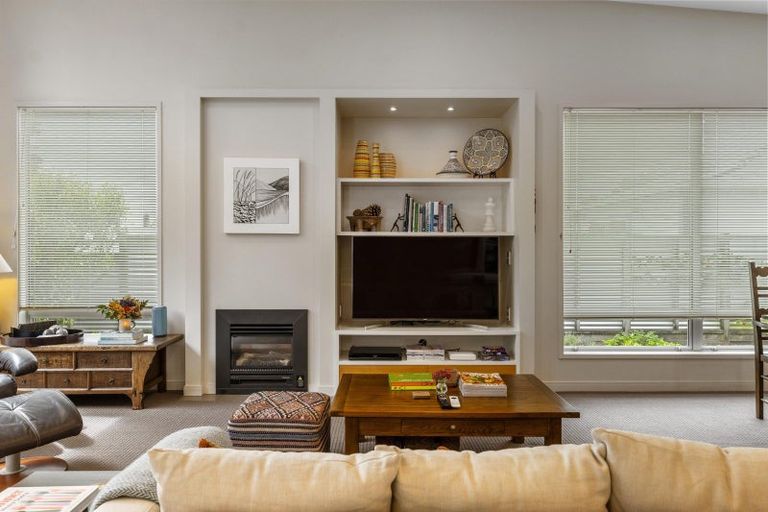 Photo of property in 10 Olivia Street, Stratford, 4332