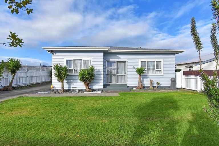 Photo of property in 87 Rangitoto Road, Papatoetoe, Auckland, 2025
